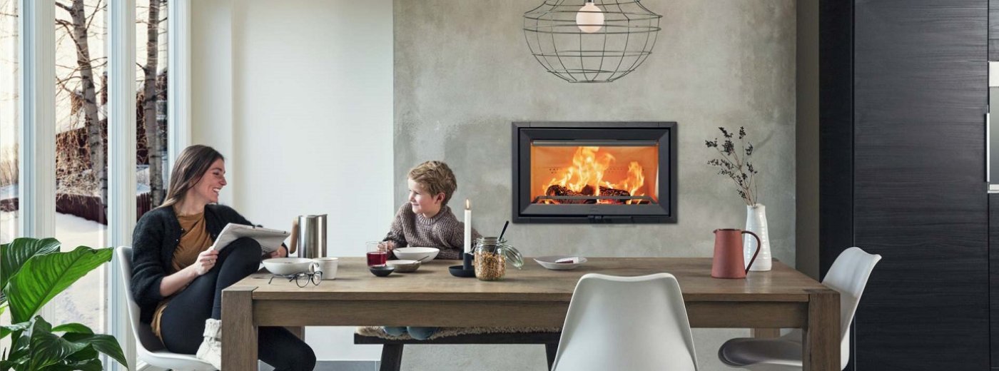 Cheminée rénovée dans un salon 